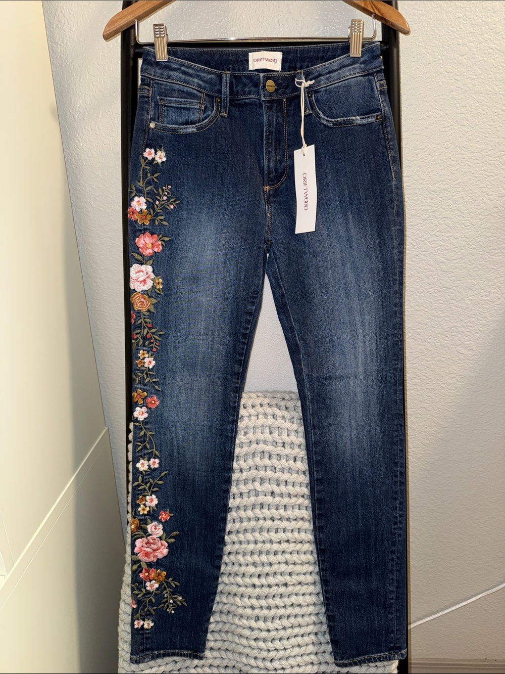 Driftwood JACKIE FLORAL EMBROIDERED STRAIGHT LEG JEANS IN DARK WASH